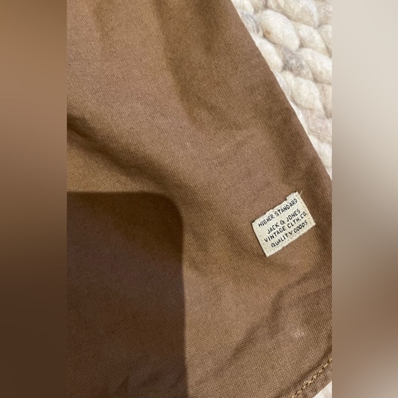 BNWT Men’s size Medium, Jack & Jones brown, button-down shirt. - Picture 5 of 6